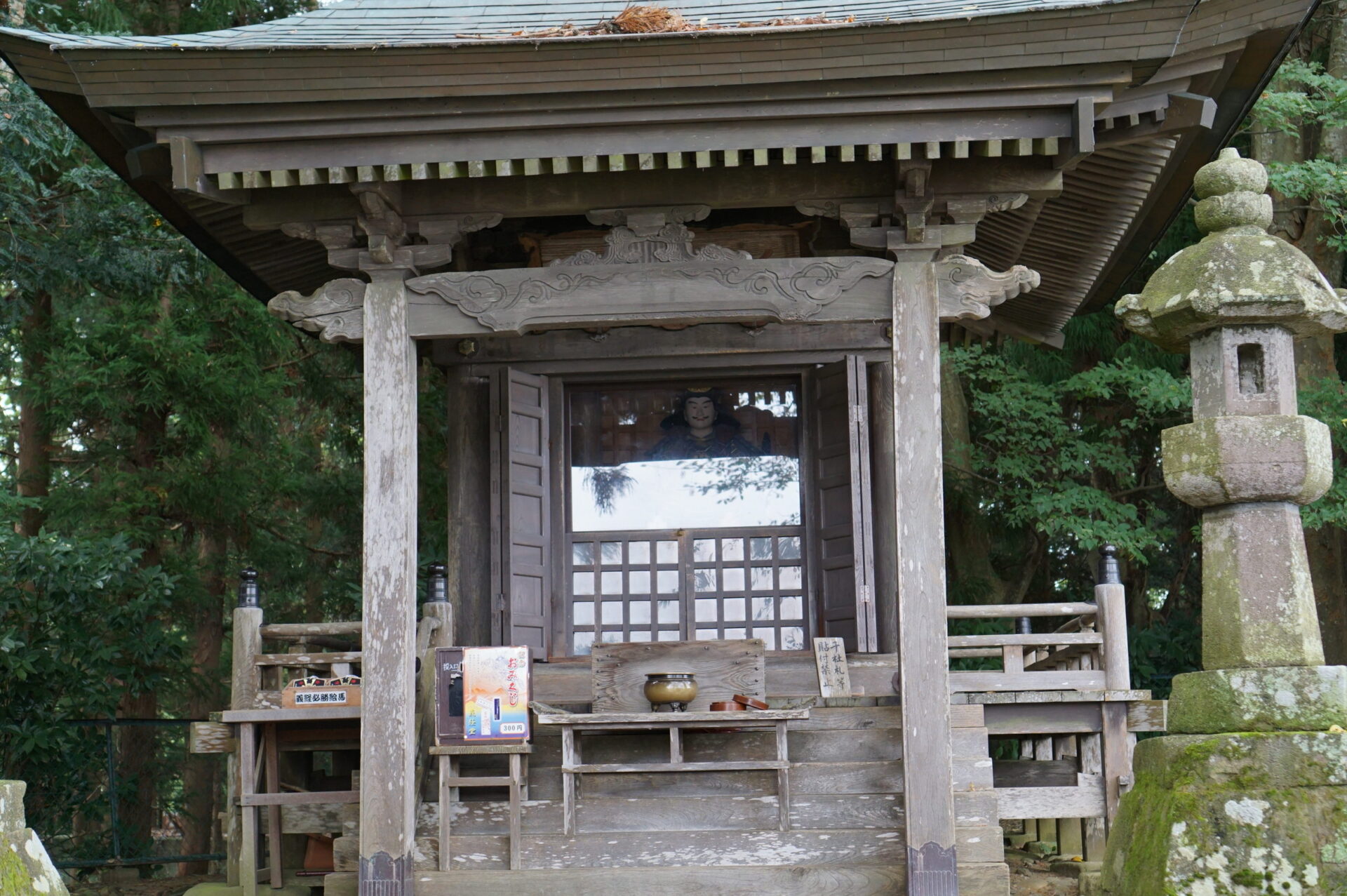 高館義経堂　お堂