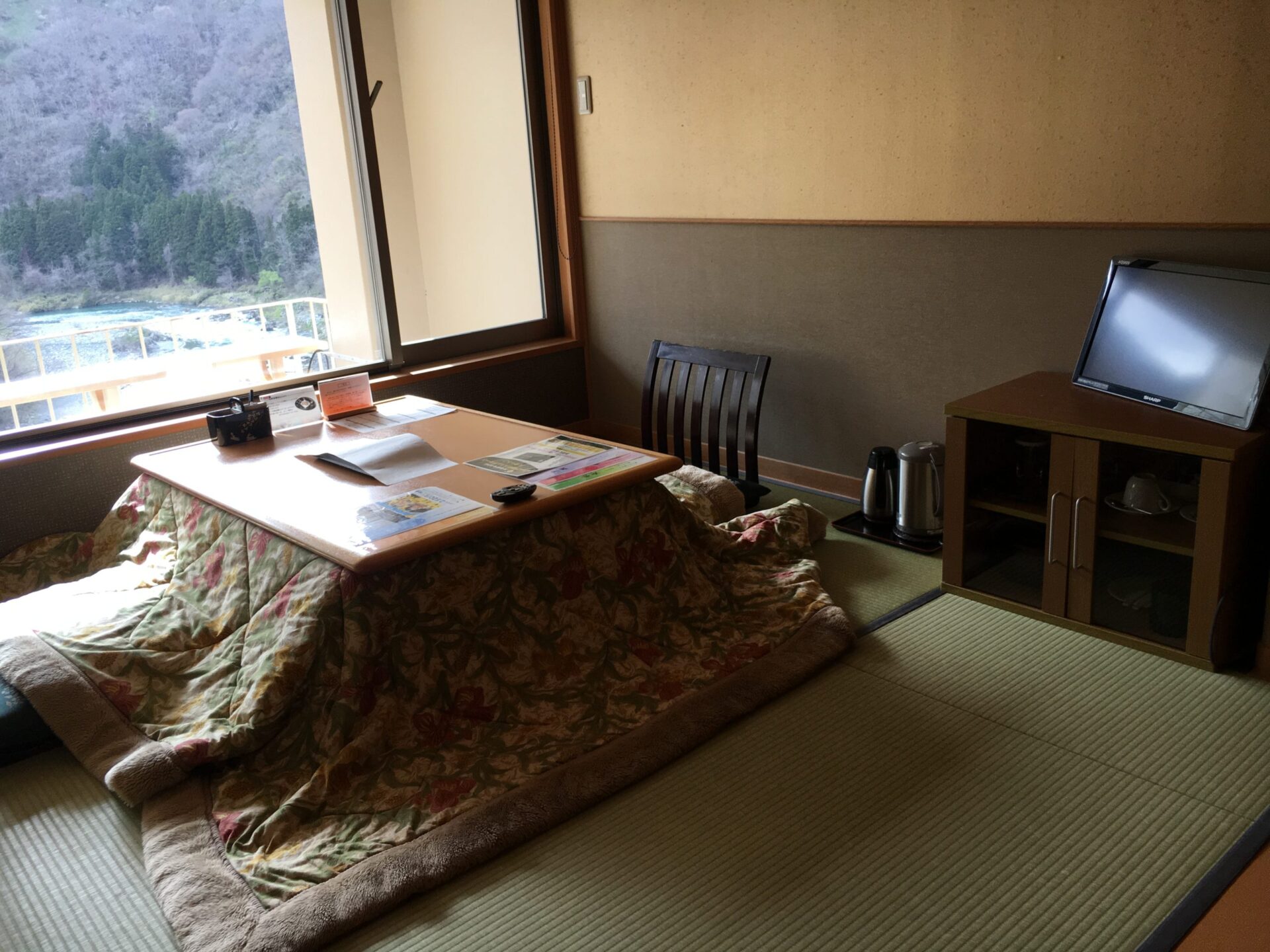 芦ノ牧温泉　露天風呂付客室　掘りごたつ（2018年当時）