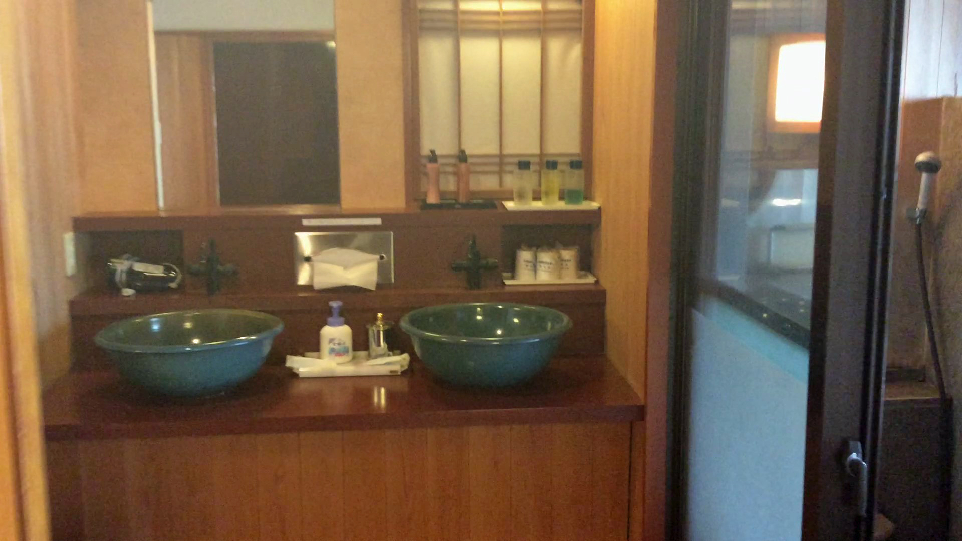 東伊豆町 片瀬温泉 片瀬館「ひいな」さん　特別室　洗面所