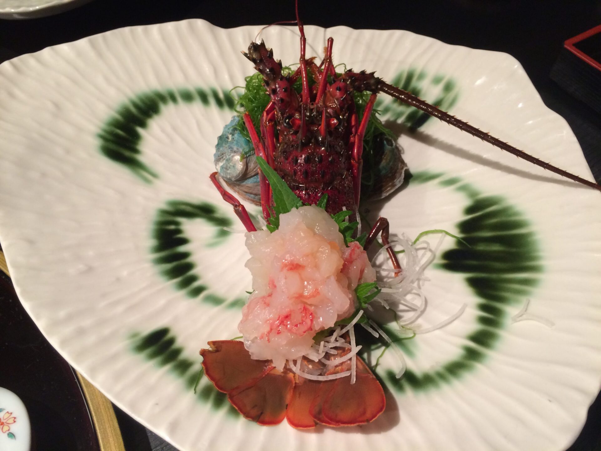 東伊豆町 片瀬温泉 片瀬館「ひいな」さん　特別室　夕食　伊勢海老お造り