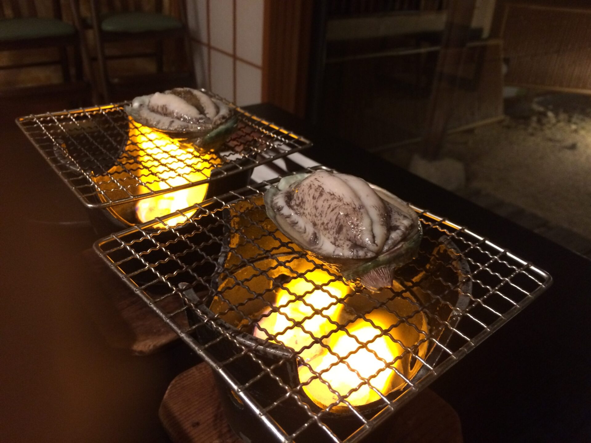 東伊豆町 片瀬温泉 片瀬館「ひいな」さん　特別室　夕食　鮑おどり焼き