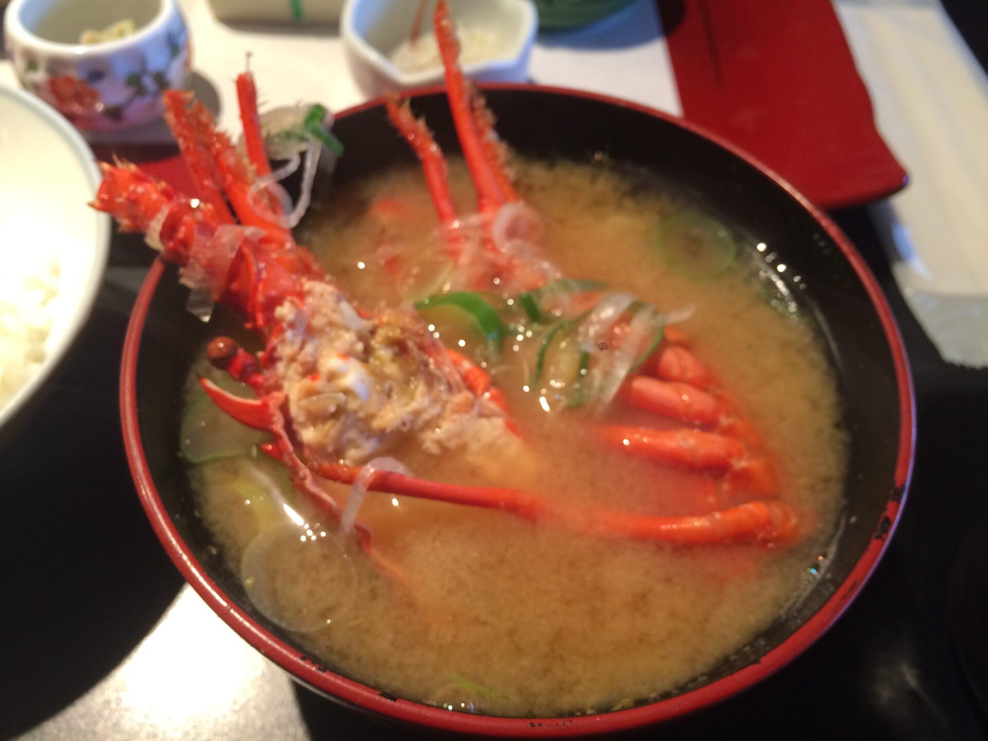 東伊豆町 片瀬温泉 片瀬館「ひいな」さん　特別室　朝食　伊勢海老のお味噌汁