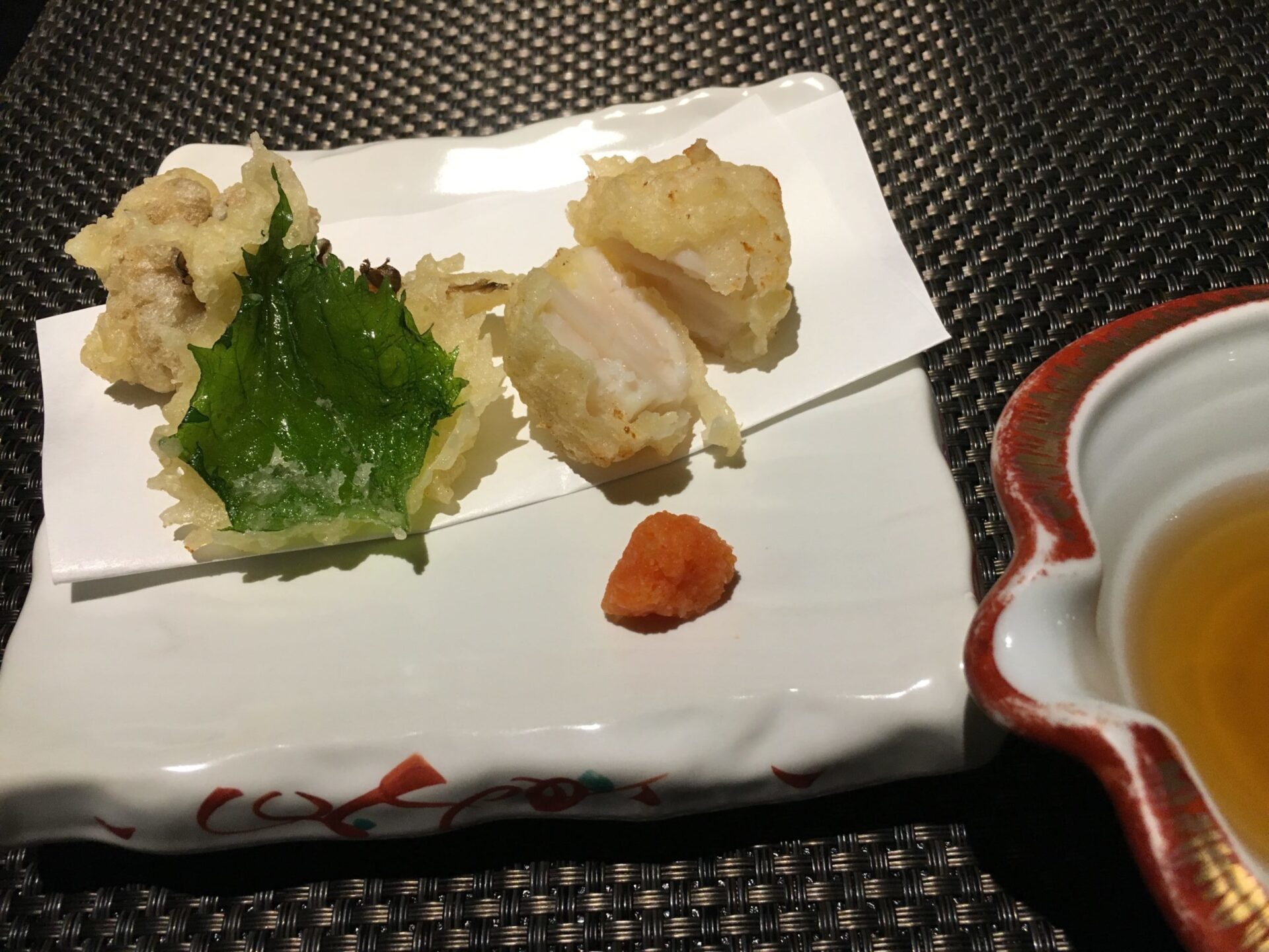 四季彩の宿 ふる里 夕食 帆立と慈姑のはさみ揚げ 舞茸 大葉