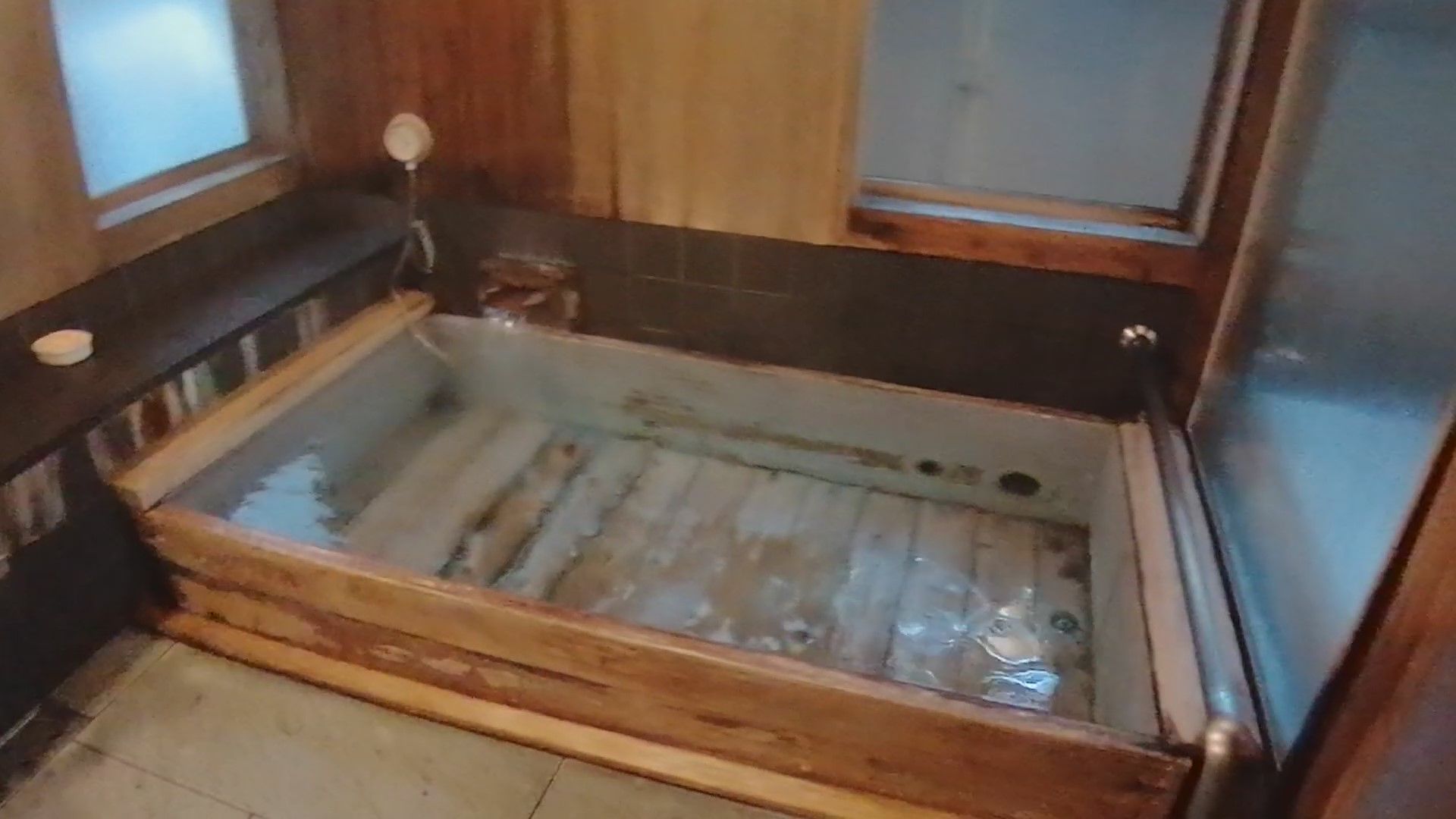 長野 日帰り貸切露天風呂 湯宿泉屋善兵衛 山の辺の湯 内湯