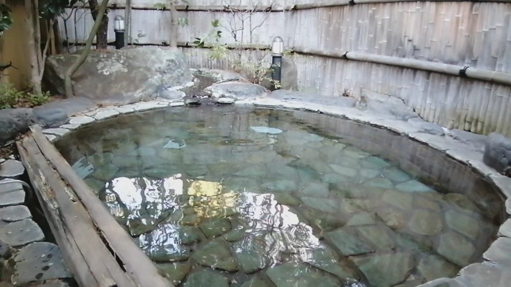 長野 日帰り貸切露天風呂 湯宿泉屋善兵衛 山の辺の湯 露天風呂