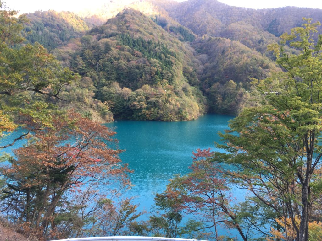 奥四万湖(四万川ダム) 四万ブルー