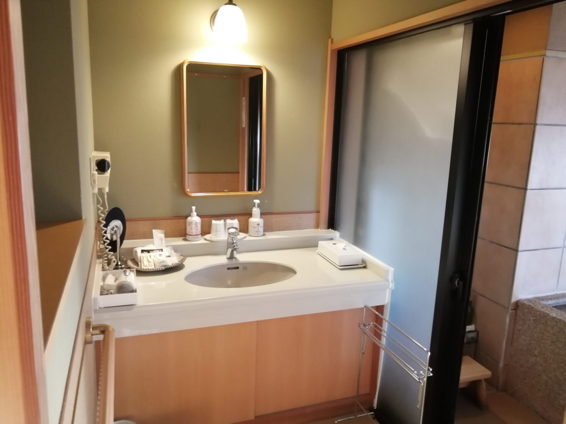 海のホテル いさば 静の海 広縁 カウンター