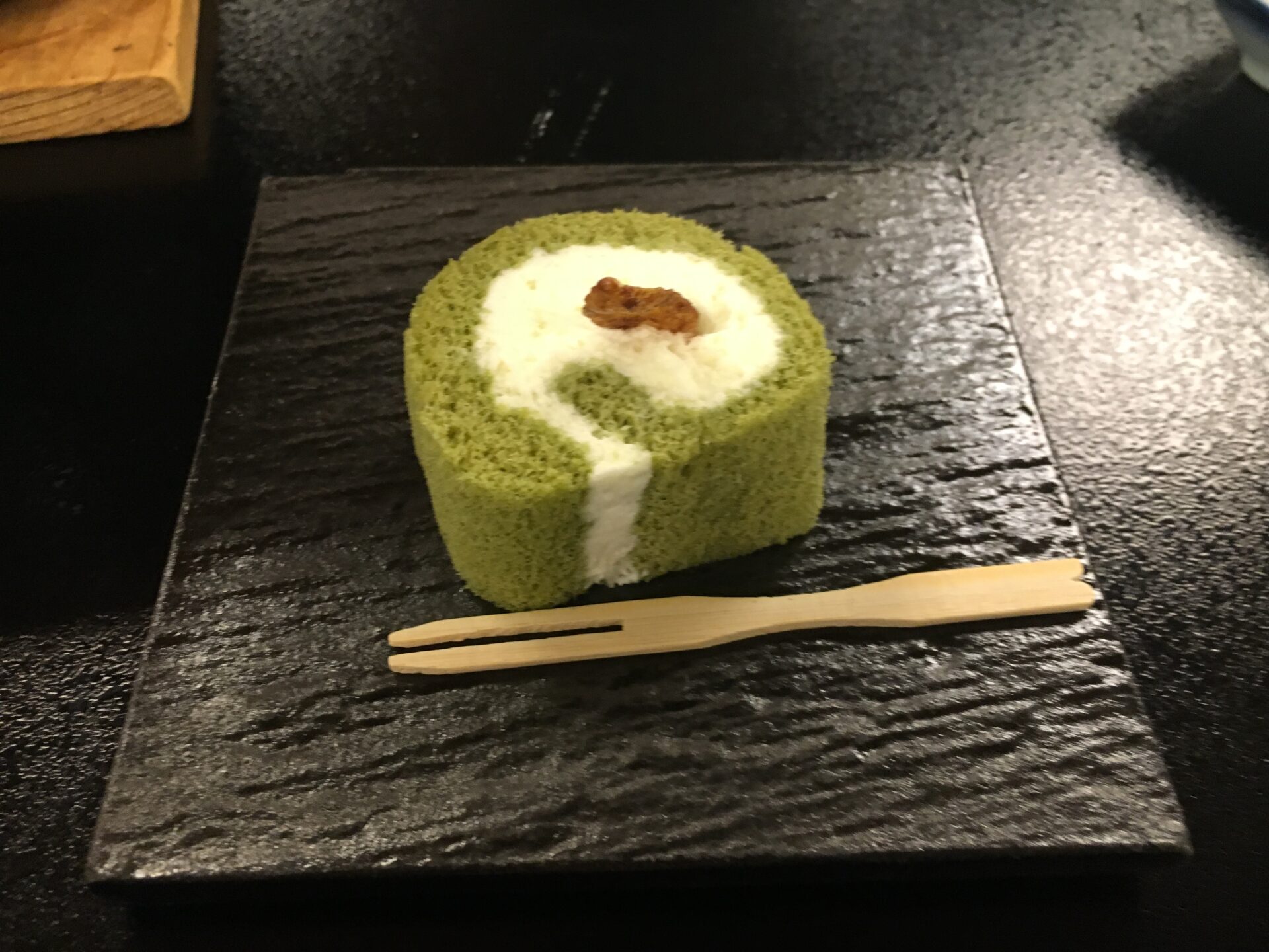 うみあかり 夕食 デザート ロールケーキ