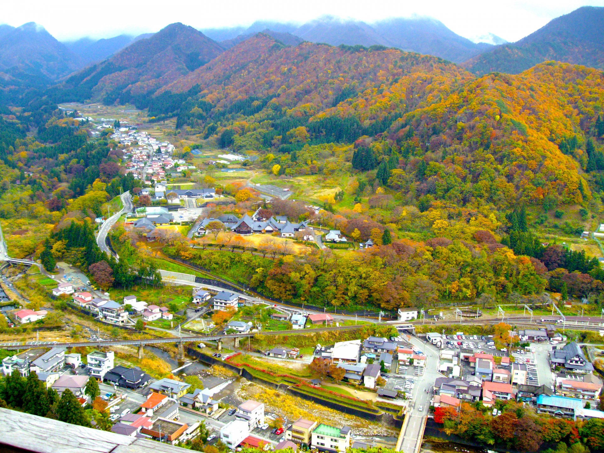 山寺　立石寺　五大堂からの紅葉