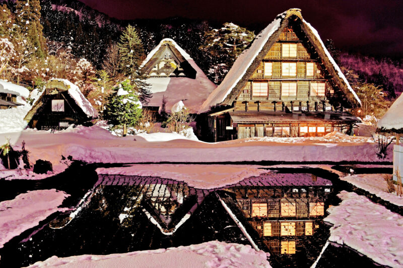 白川郷　合掌集落　ライトアップ