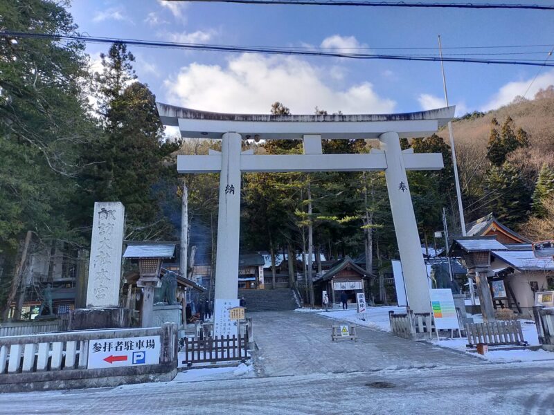 諏訪大社 上社本宮 鳥居