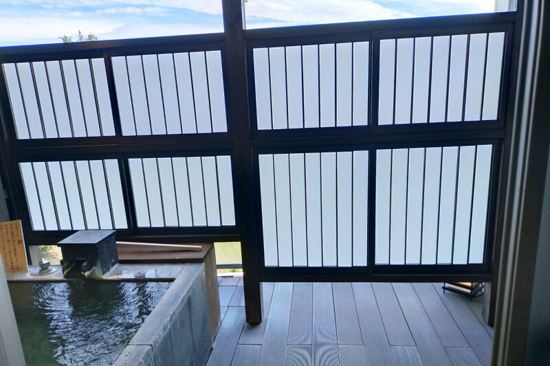 大室の杜 玉翠 蒼空 露天風呂の雰囲気