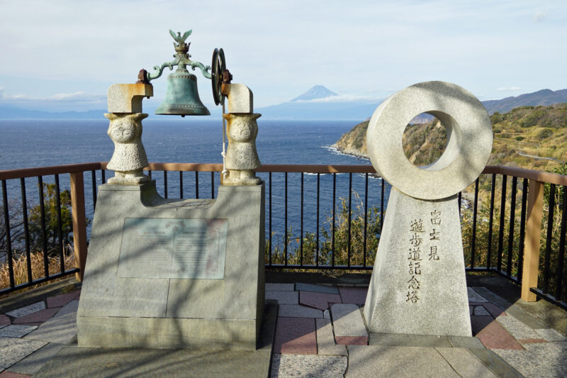 恋人岬　金の鐘