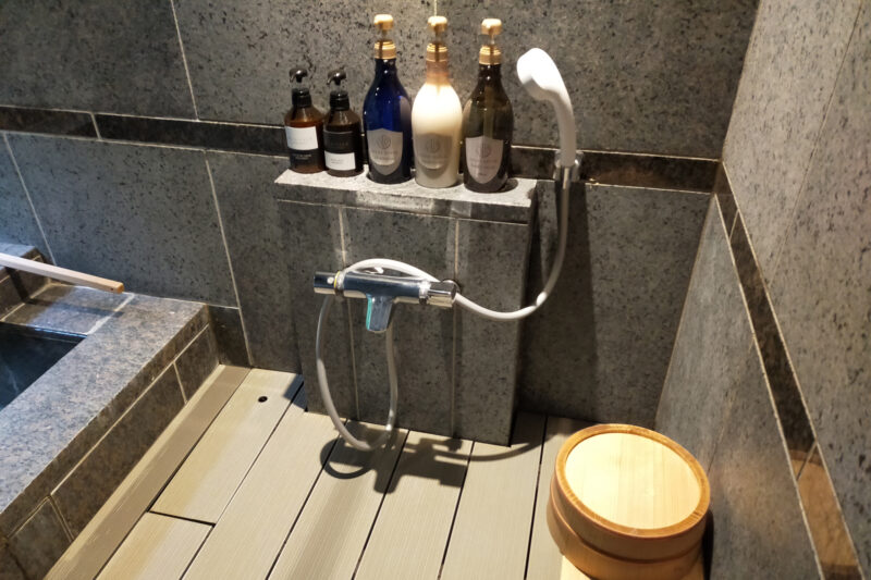 磐梯熱海温泉　守田屋　もみじスイート　客室露天風呂　洗い場