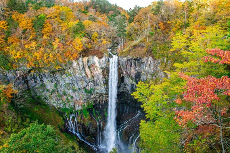 日光　華厳の滝　紅葉