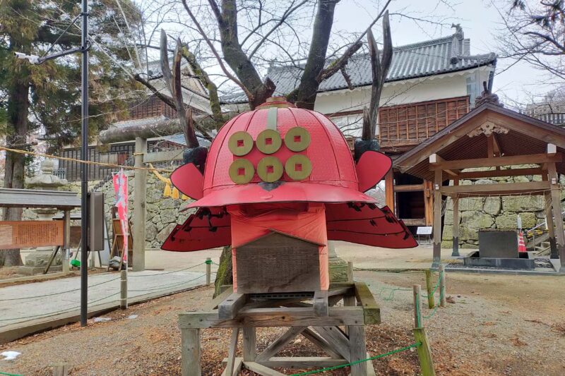 真田神社　赤備えの兜