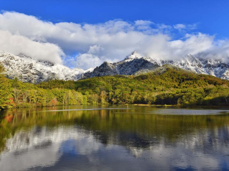 長野　戸隠高原　鏡池　三段紅葉