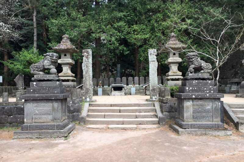 会津若松　飯盛山　白虎隊十九士の墓