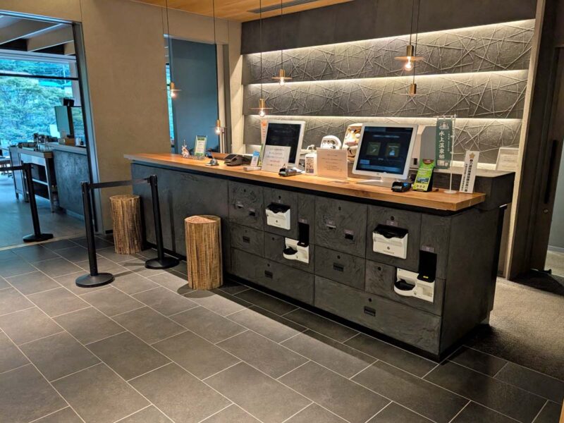 群馬　あらたし　みなかみ　フロント　QRコード清算