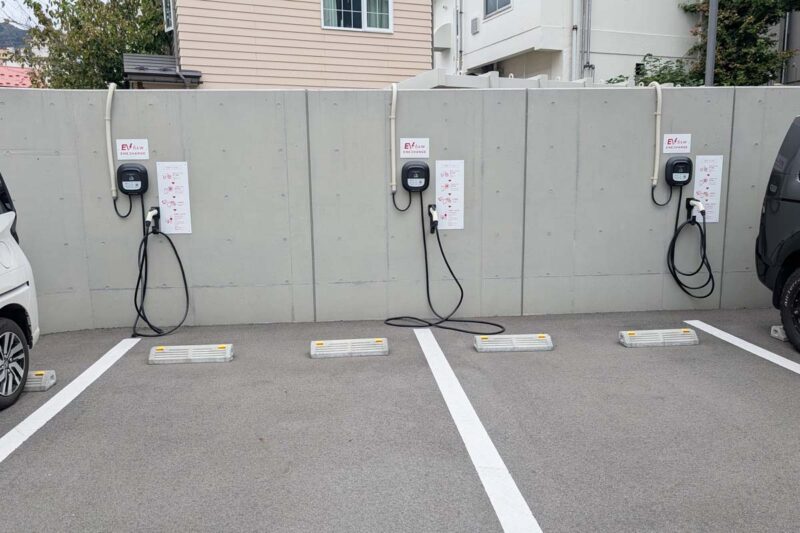 群馬　あらたし　みなかみ　駐車場　EV充電器