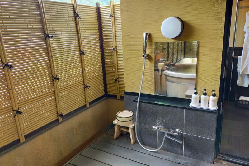 牧水荘土肥館 客室露天風呂の洗い場