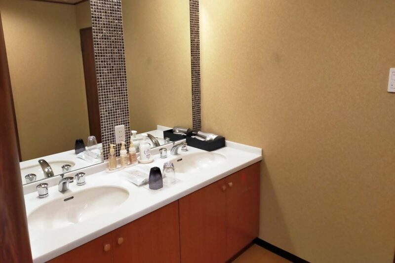 秩父・長瀞温泉　花湯別邸　和モダンスタンダード「尾花」　洗面所