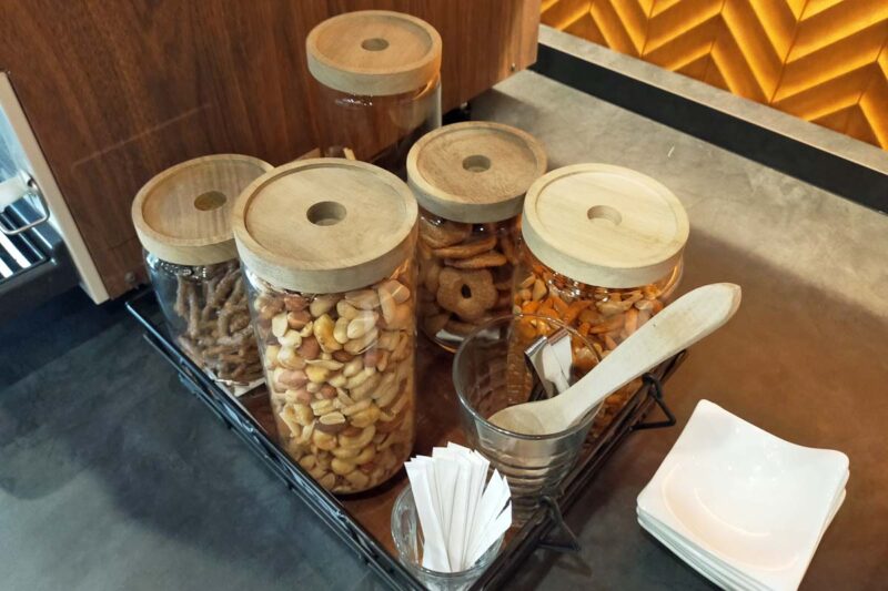 秩父・長瀞温泉　花湯別邸　オールインクルーシブ　ナッツ　スナック菓子