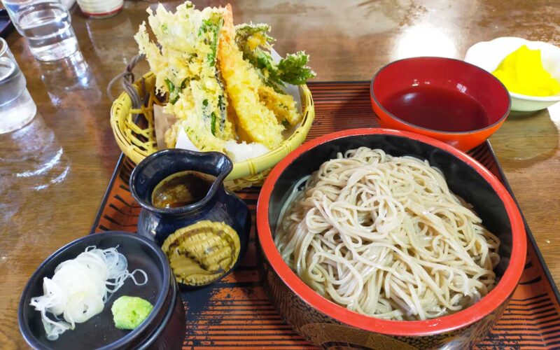 おおほり 天盛そば全体