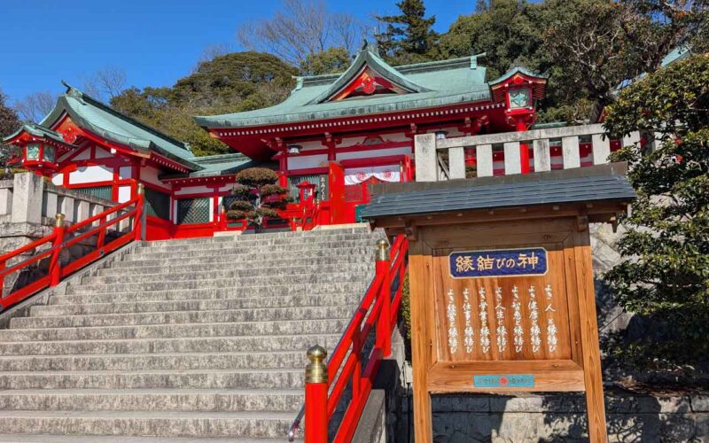 朱塗りが美しい足利織姫神社の社殿